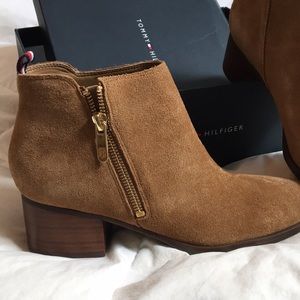 Tommy Hilfiger tan suede boots